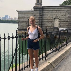 Meet your Posher, Alycia